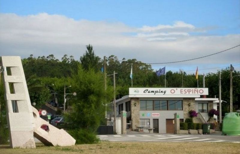 Camping O'Espiño entrada a campamento