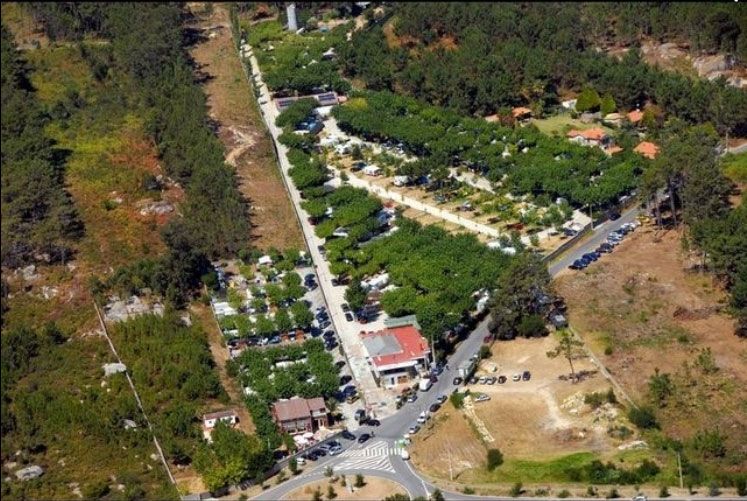 Camping O'Espiño campamento desde arriba